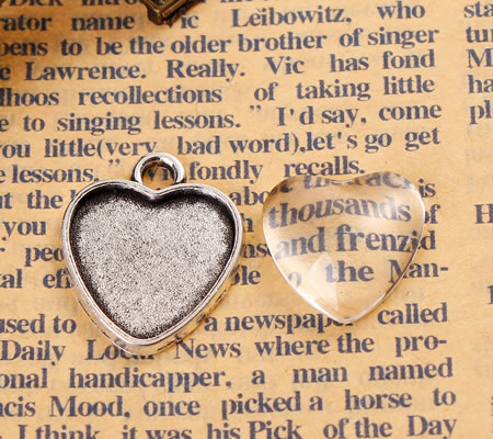 1x cabochonbedel Donker Zilver met glascabochon