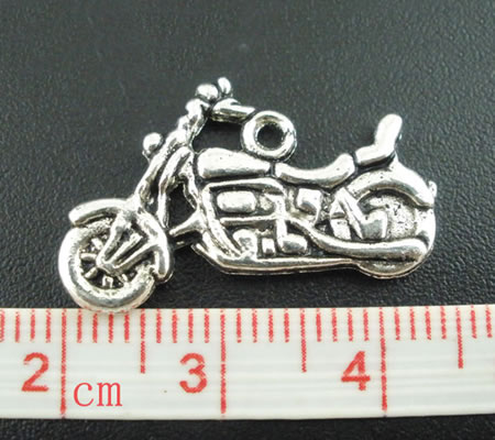 1x Bedeltje Motorfiets Donker Zilver