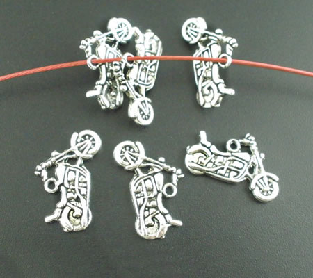 1x Bedeltje Motorfiets Donker Zilver