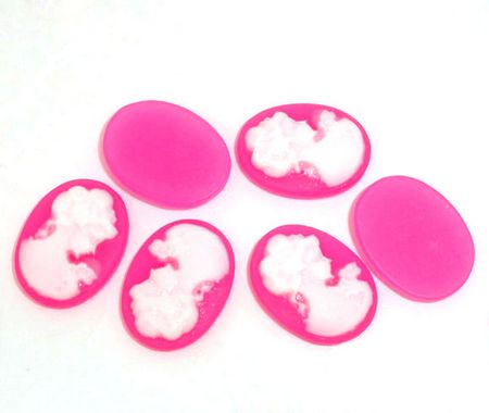 Camee Ovaal Roze wit 13 x 18 mm
