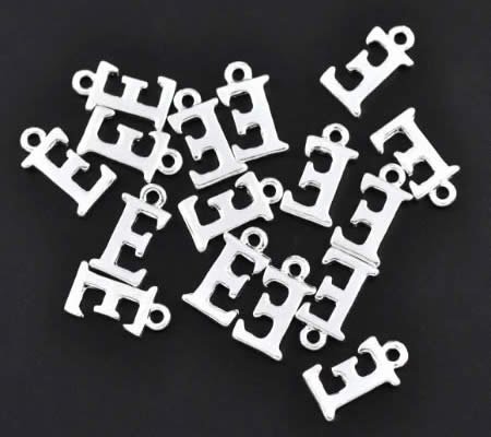 1x Bedel lichtzilver - letter "E"