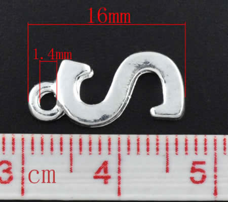 1x Bedel lichtzilver - letter "S"