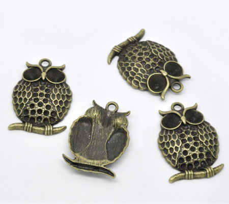 1x Bronzen Bedel Uil 42 x 29 mm
