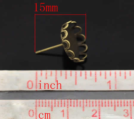 1 paar bronzen cabochon oorbelstekertjes