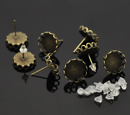 1 paar bronzen cabochon oorbelstekertjes