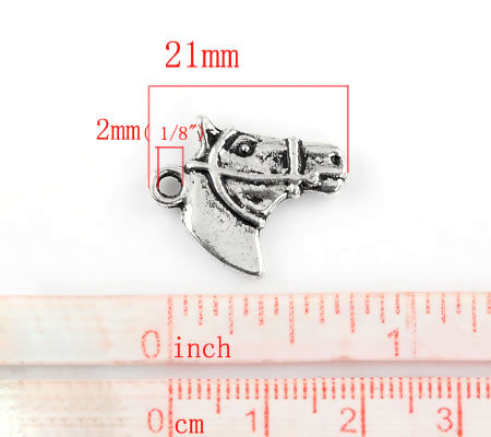 1x Bedeltje Hoofd Paard Donker Zilver