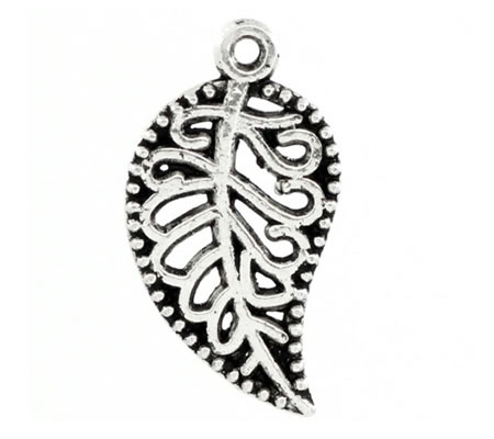 10 stuks bedeltjes opgewerkt blad