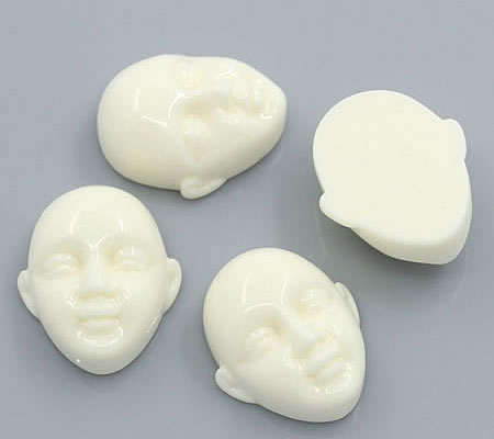 1x Cabochon Kunsthars Gebroken Wit