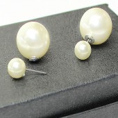 1 paar Double Dots Oorbelletjes Gebroken wit