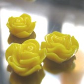 1x Roosje Cabochon Ovaal Geel