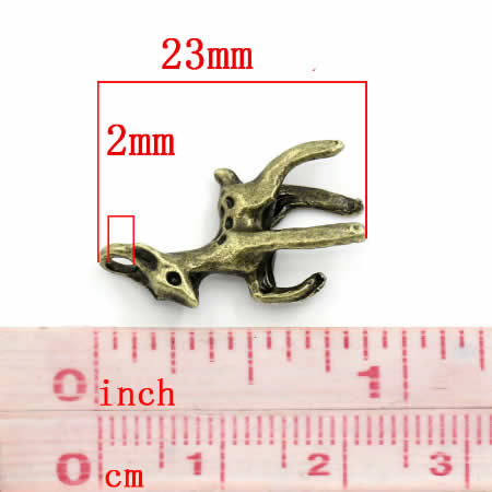 1x Bedeltje Hertje Brons 23 x 13 mm