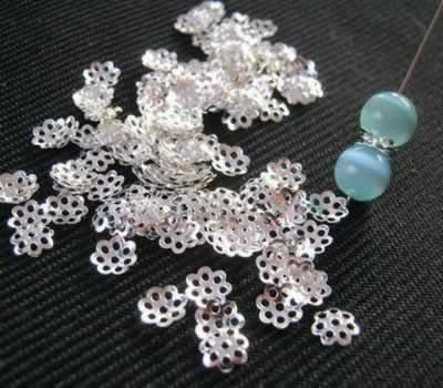 100x Kralenkapjes Lichtzilver (dun) 6 mm