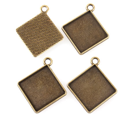 1x Bedelhanger Brons Vierkant